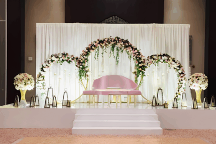 Tri Circle White Wedding Decor